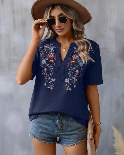 Floral Embroidery Lace-Collar Blouse
